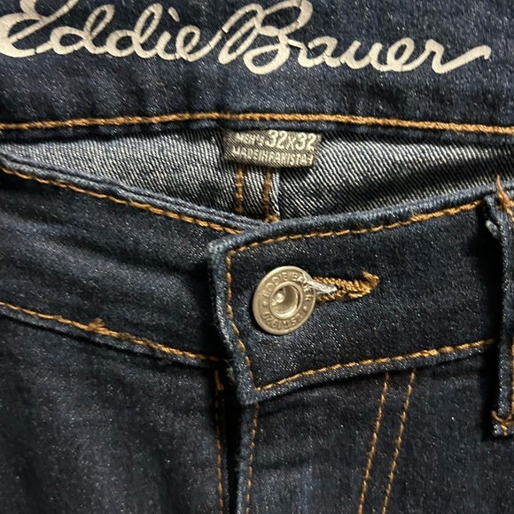 Eddie Bauer jeans like new, I never wear anything out, like new. Length 32 - Picture 2 of 3